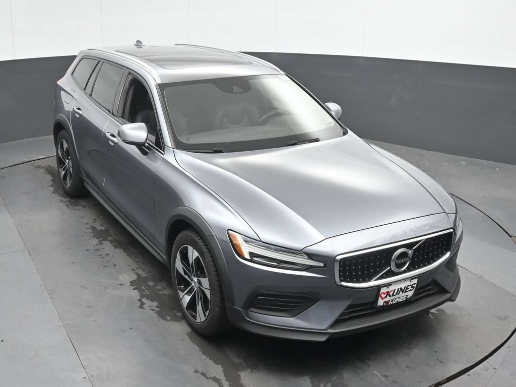 Used 2020 Volvo V60 T5 Cross Country w/ Protection Package AWD/4WD image 16