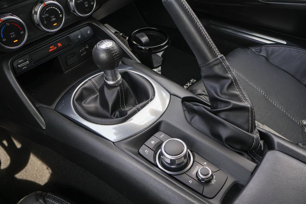 Used 2021 MAZDA MX-5 Miata RF Grand Touring image 13