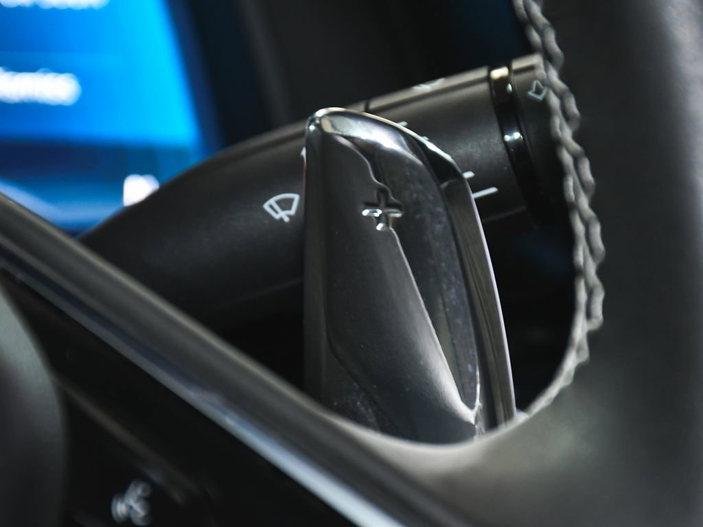 Used 2024 Chevrolet Corvette Stingray Convertible RWD image 35