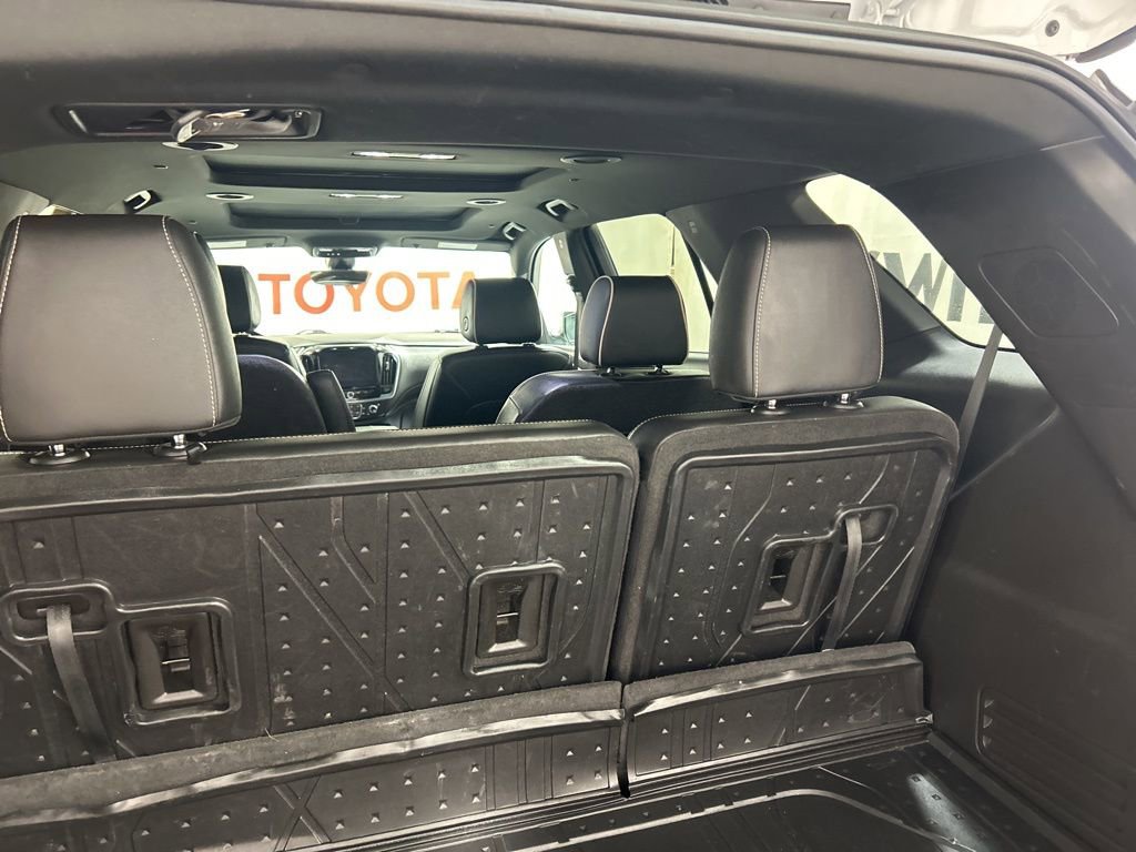 Used 2022 Chevrolet Traverse Premier w/ Redline Edition AWD/4WD image 17
