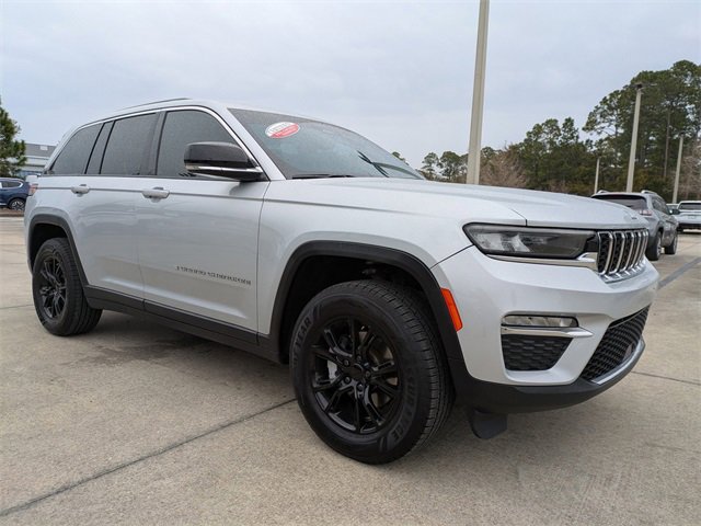Used 2022 Jeep Grand Cherokee Limited image 2