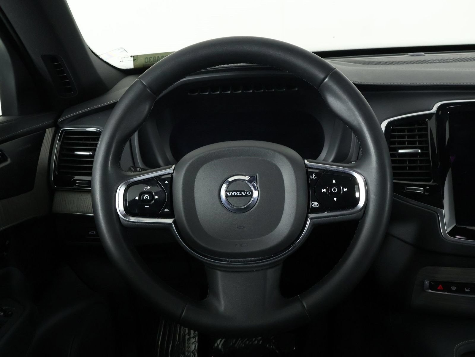 Certified 2023 Volvo XC90 T8 Ultimate AWD/4WD image 8