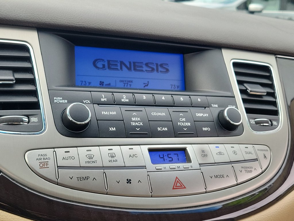 Used 2010 Hyundai Genesis 3.8 RWD image 31