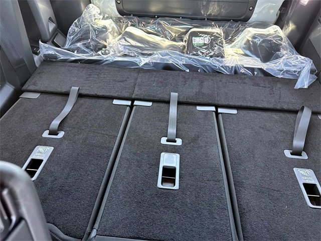 New 2025 Land Rover Defender 130 X-Dynamic SE image 13