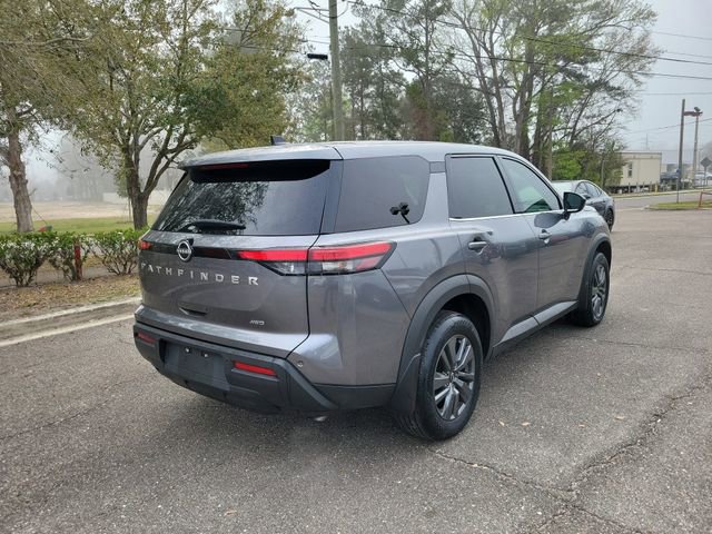 Used 2024 Nissan Pathfinder S AWD/4WD image 2