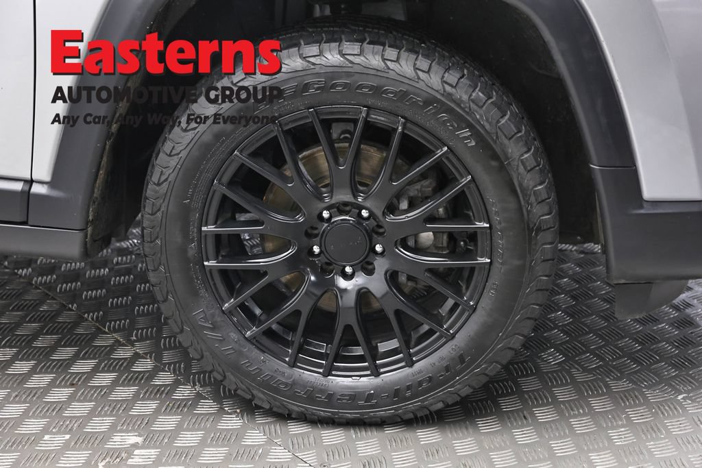 Used 2022 Jeep Compass Latitude AWD/4WD image 30