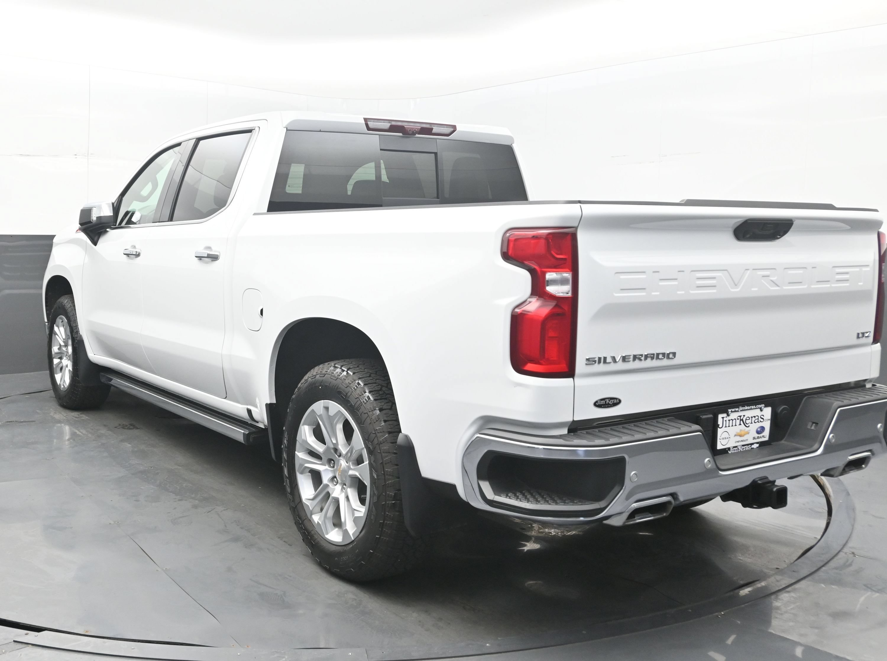 Used 2025 Chevrolet Silverado 1500 LTZ w/ LTZ Premium Package AWD/4WD image 8