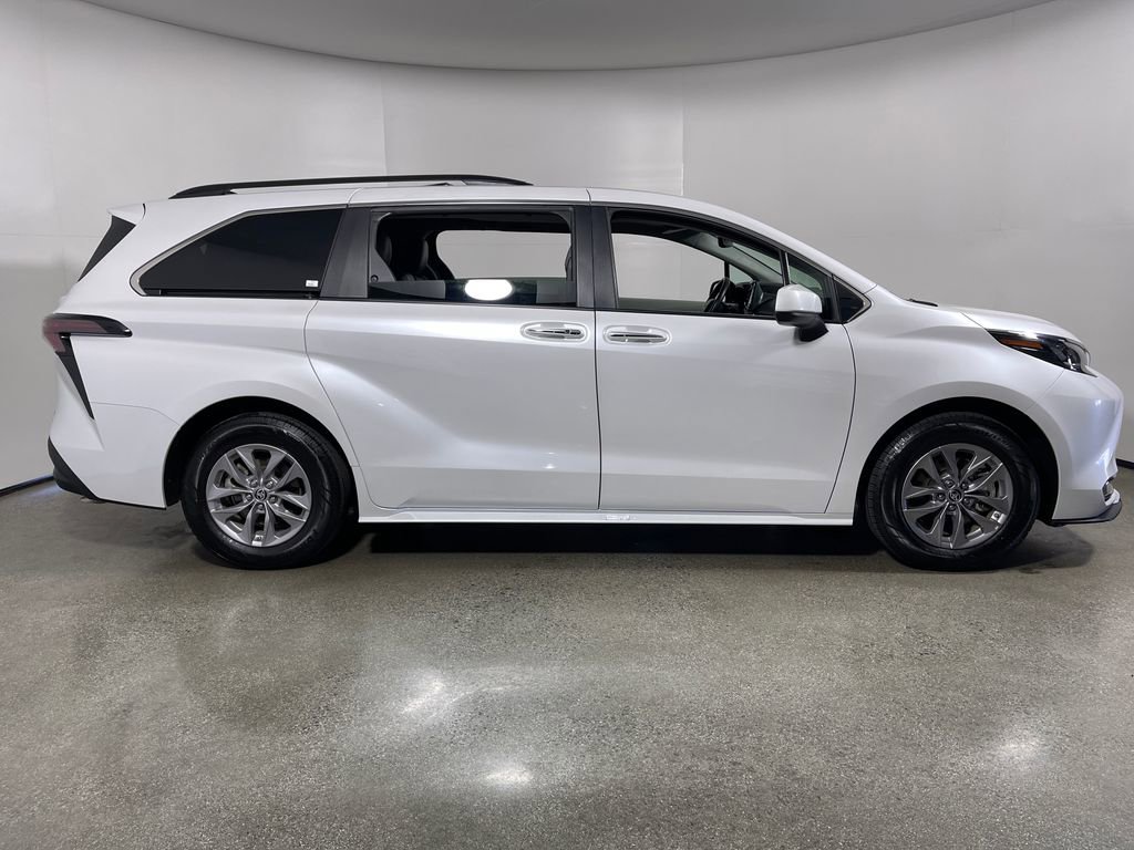 Certified 2024 Toyota Sienna XLE image 2