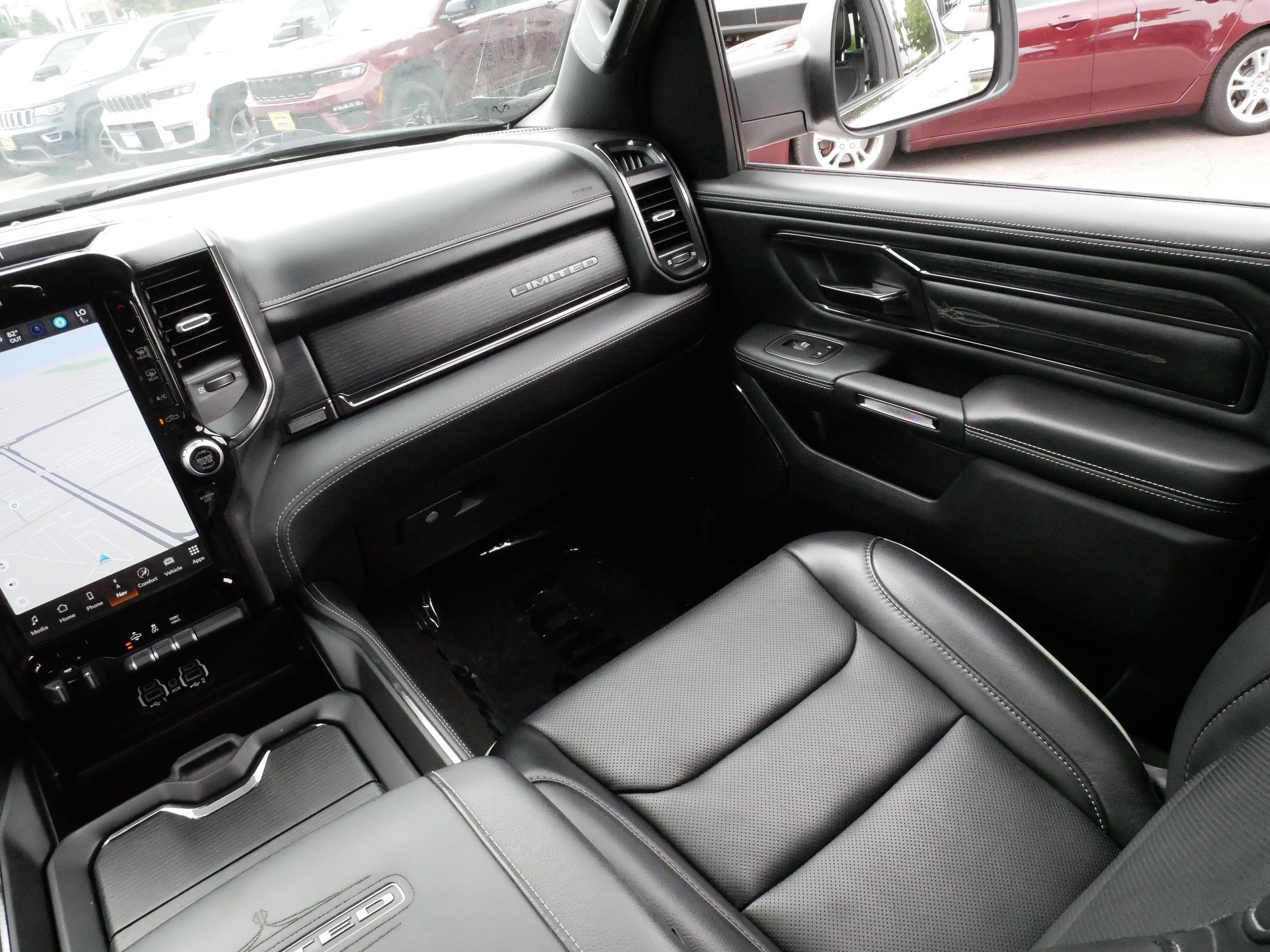 Used 2024 RAM 1500 Limited AWD/4WD image 11