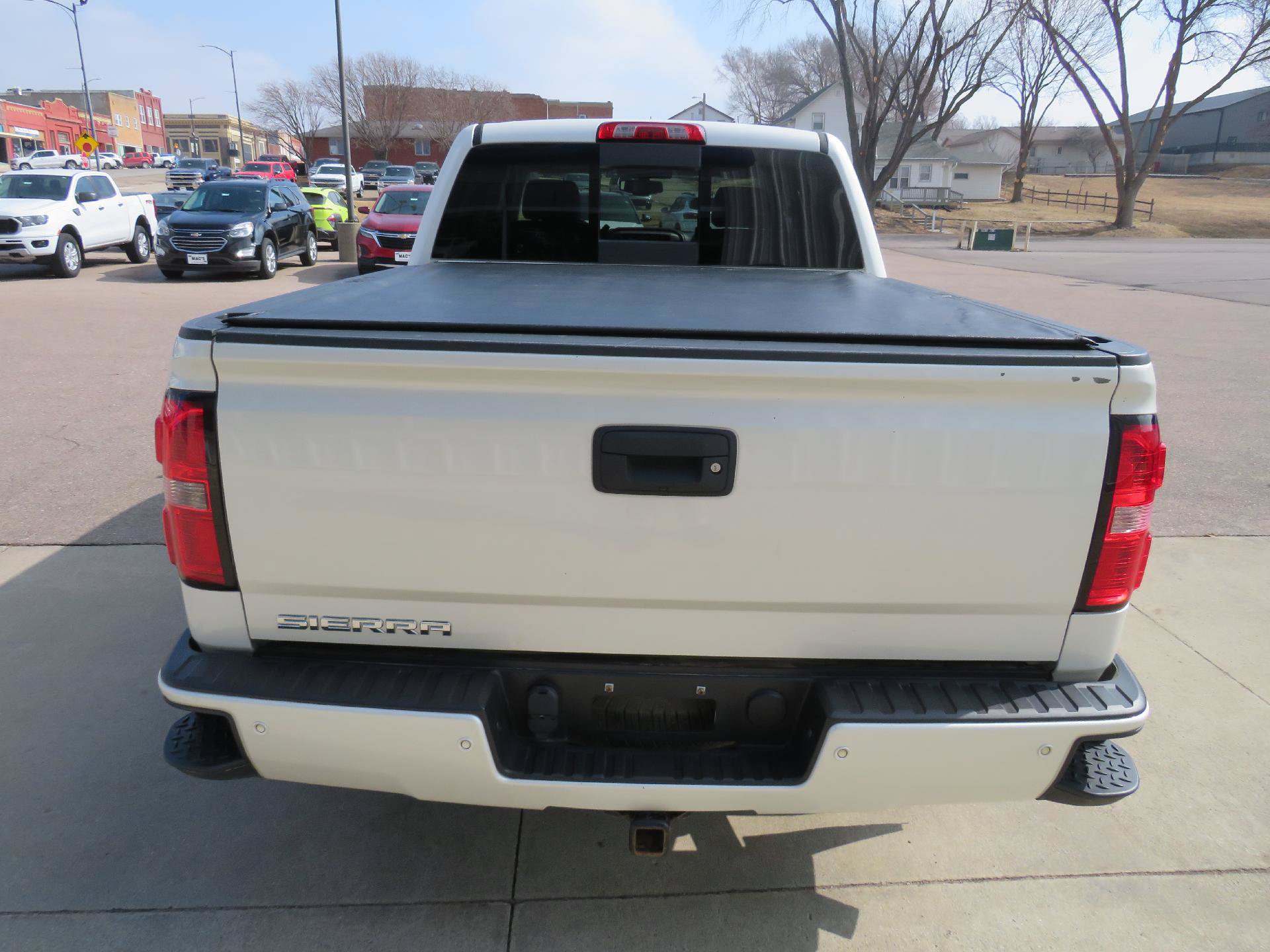 Used 2015 GMC Sierra 1500 SLT w/ All-Terrain Package AWD/4WD image 8