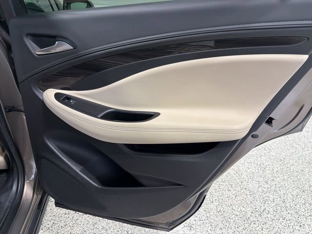 Used 2019 Buick Envision Essence AWD/4WD image 22