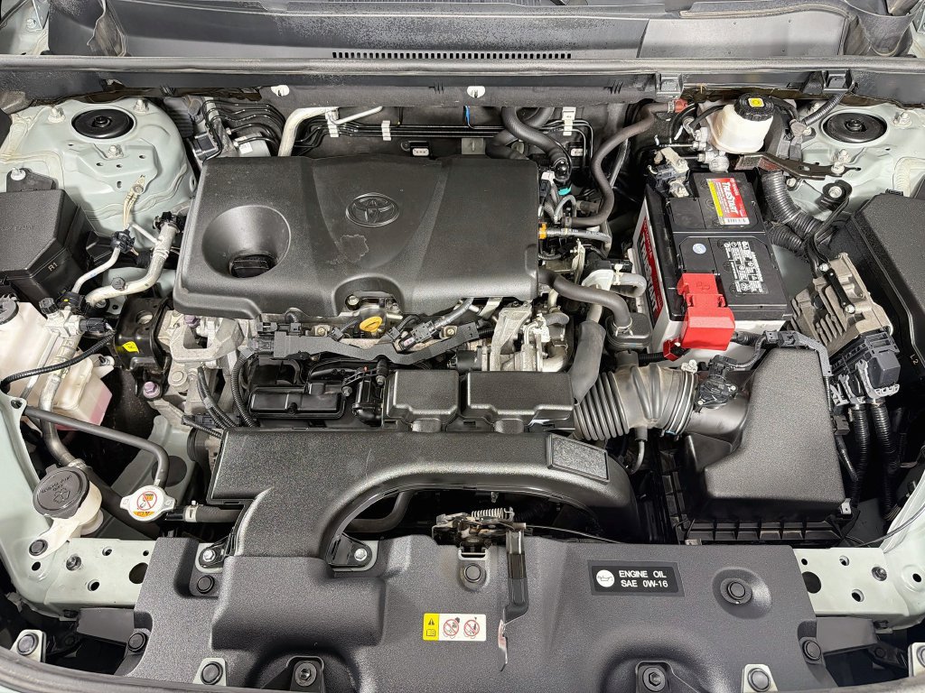 Used 2021 Toyota RAV4 XLE AWD/4WD image 27
