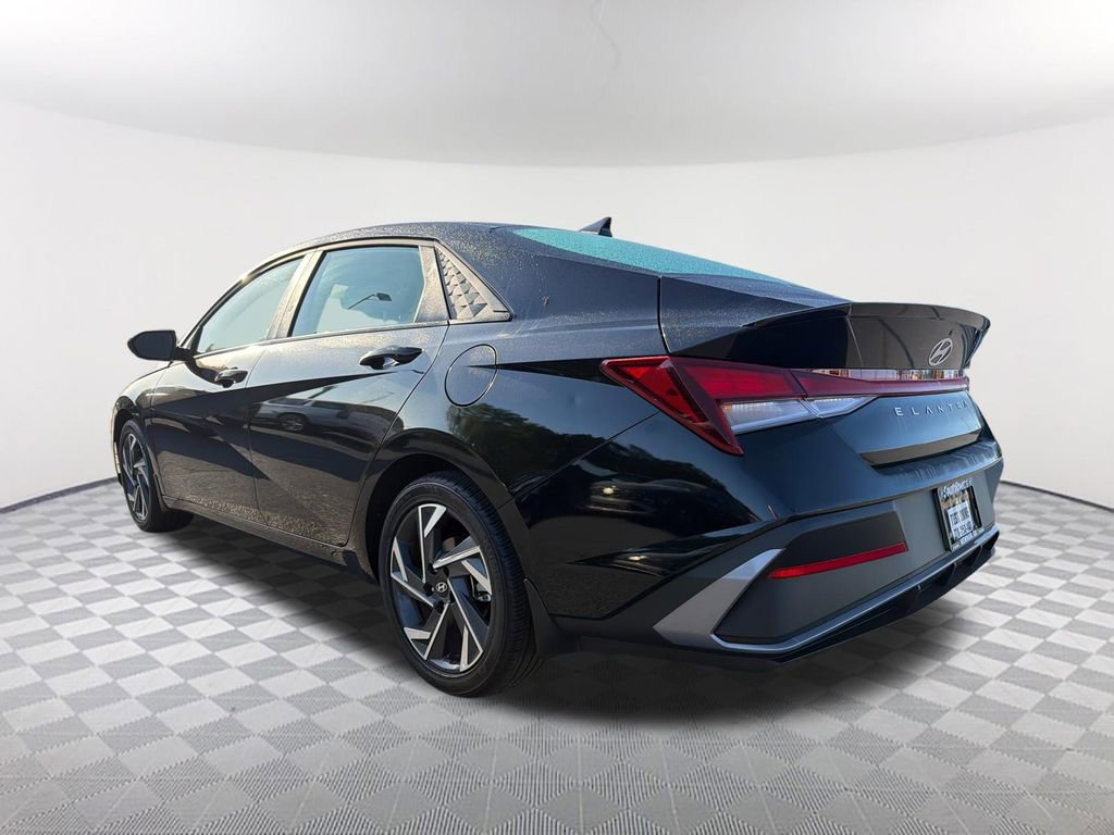 Used 2025 Hyundai Elantra Sport w/ Cargo Package image 7