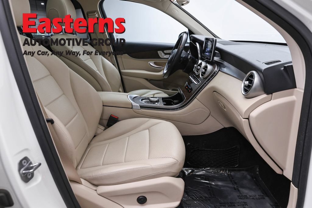 Used 2019 Mercedes-Benz GLC 300 4MATIC image 28
