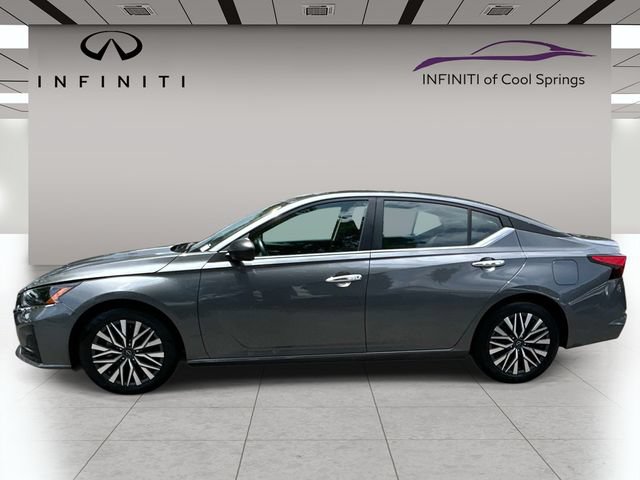 Used 2025 Nissan Altima 2.5 SV FWD image 4