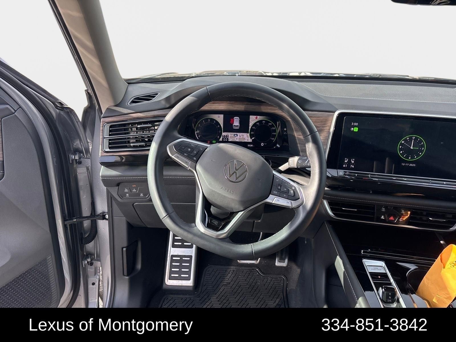 Used 2025 Volkswagen Atlas SEL Premium R-Line image 13