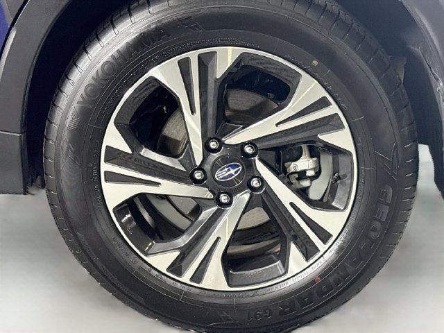 Certified 2025 Subaru Crosstrek 2.5i Premium AWD/4WD image 34
