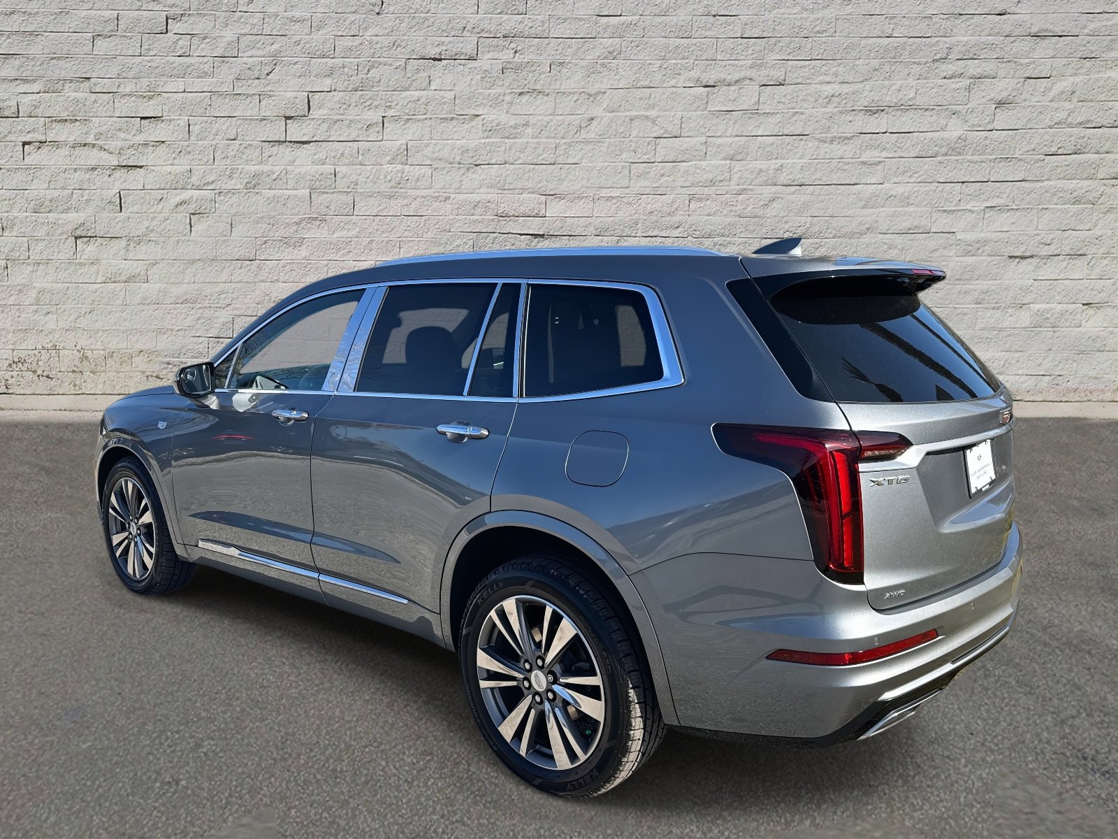 Used 2021 Cadillac XT6 Premium Luxury image 3