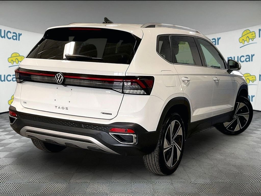 Used 2025 Volkswagen Taos SE AWD/4WD image 6