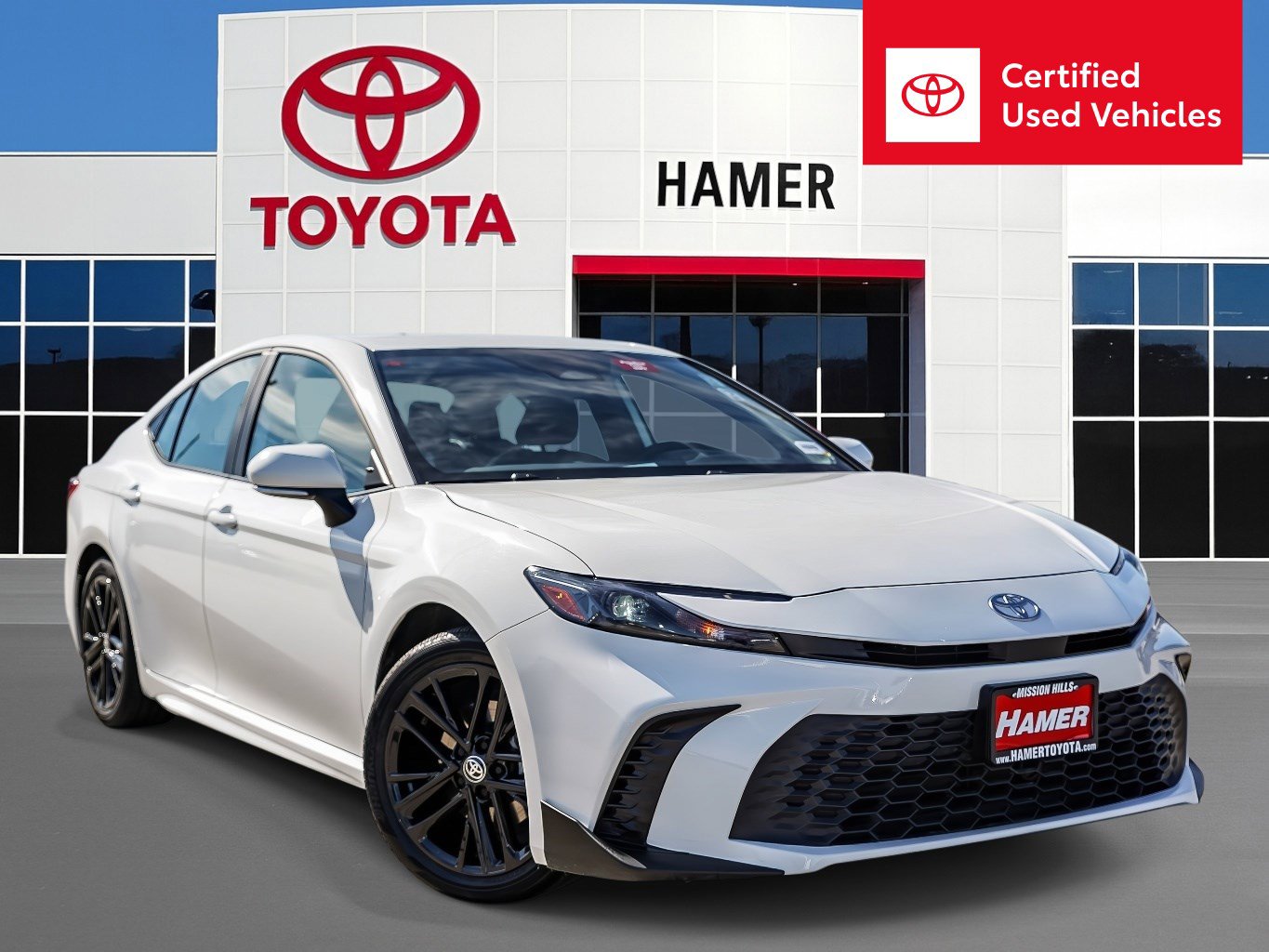 Certified 2025 Toyota Camry SE image 1
