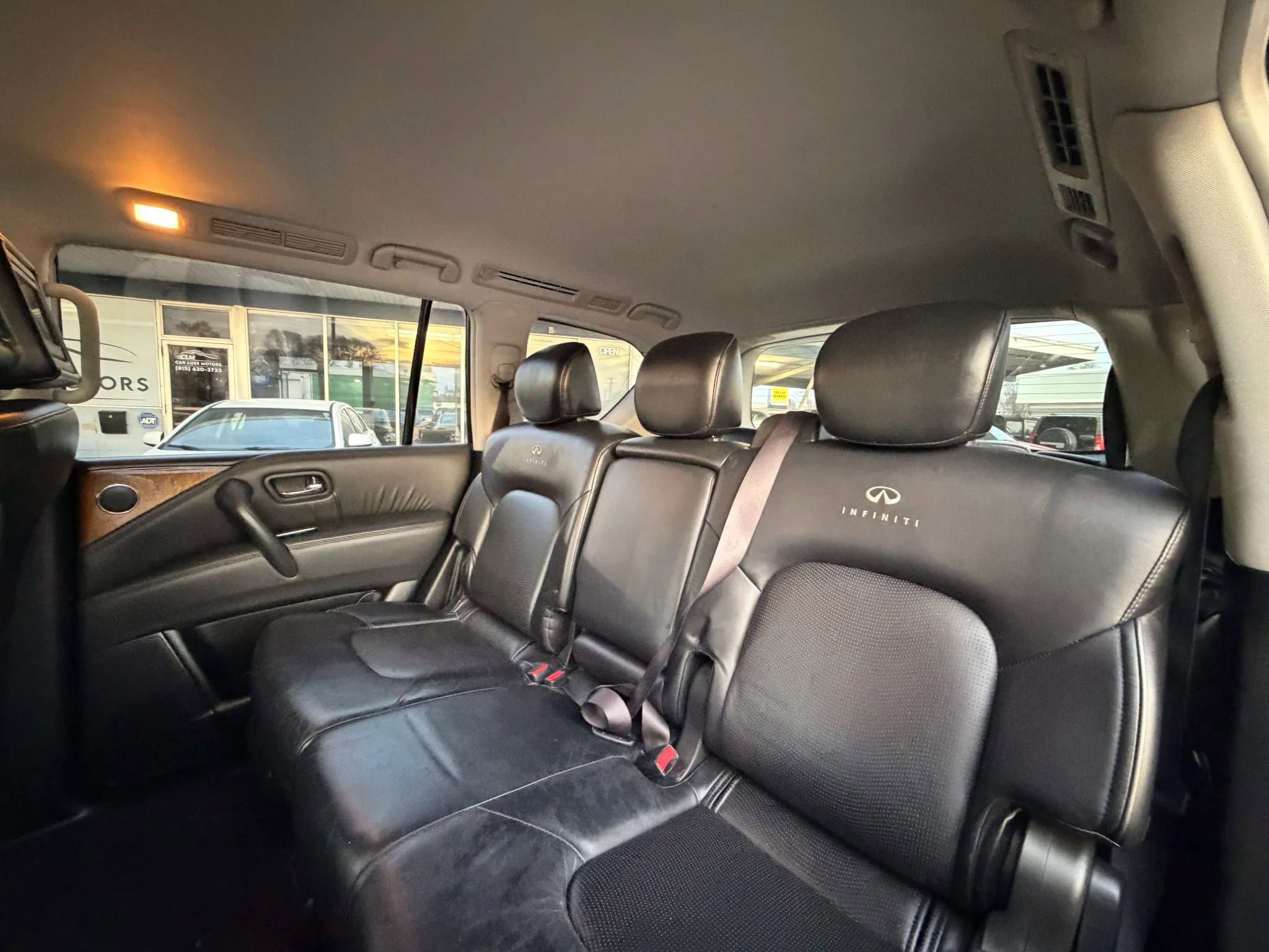 Used 2011 INFINITI QX56 4WD w/ Theater Pkg image 14