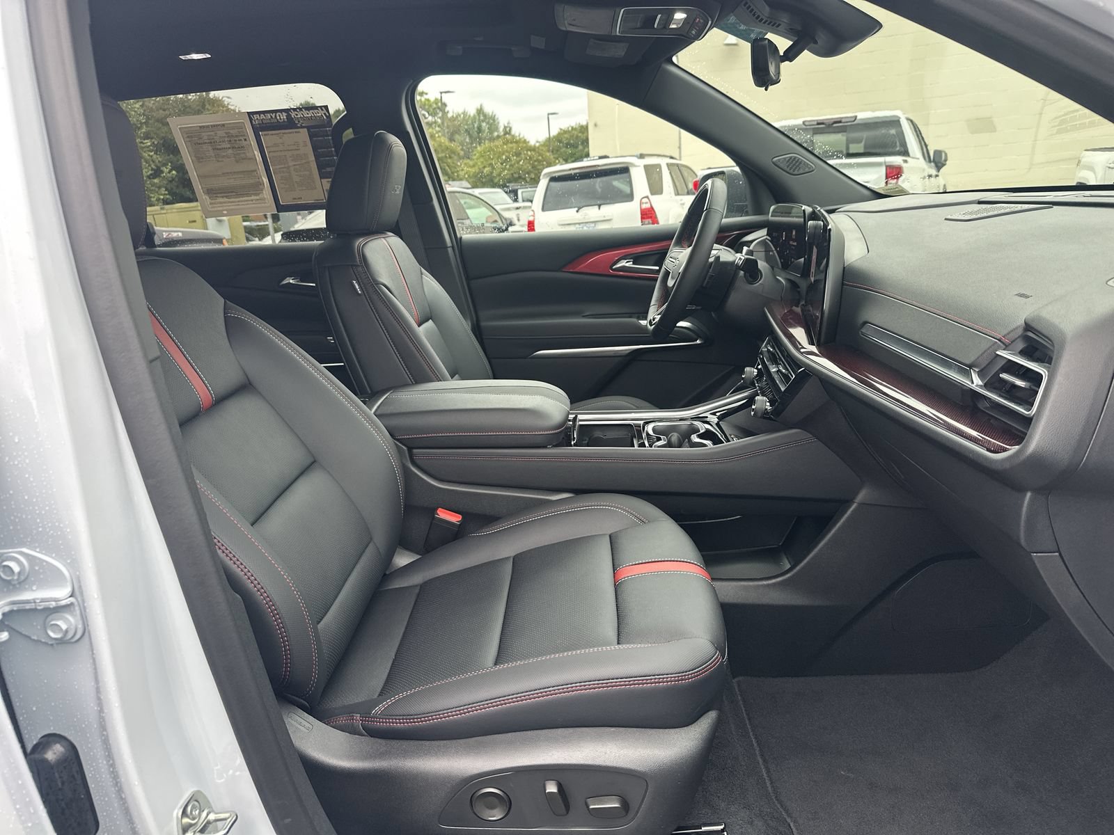 Used 2026 Chevrolet Traverse RS w/ LPO, Floor Liner Package FWD image 22