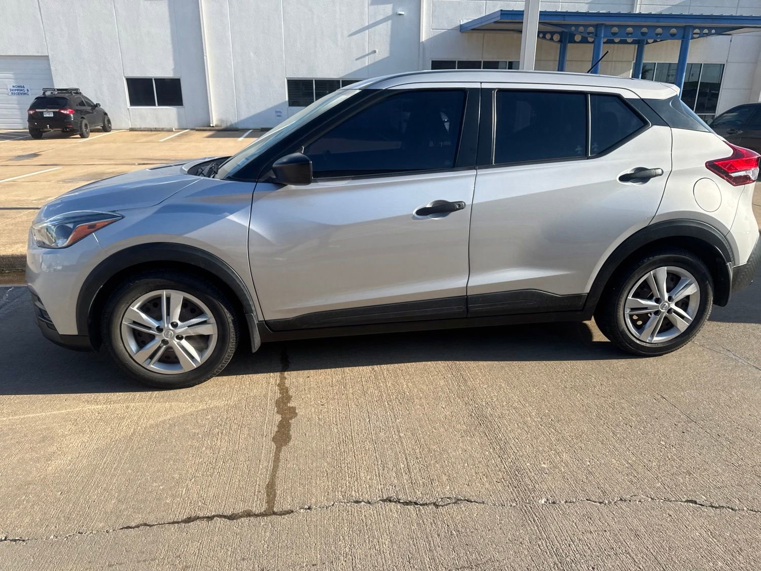 Used 2020 Nissan Kicks S FWD image 3