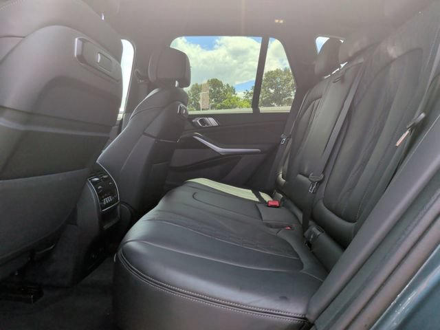 Used 2025 BMW X5 xDrive50e AWD/4WD image 23
