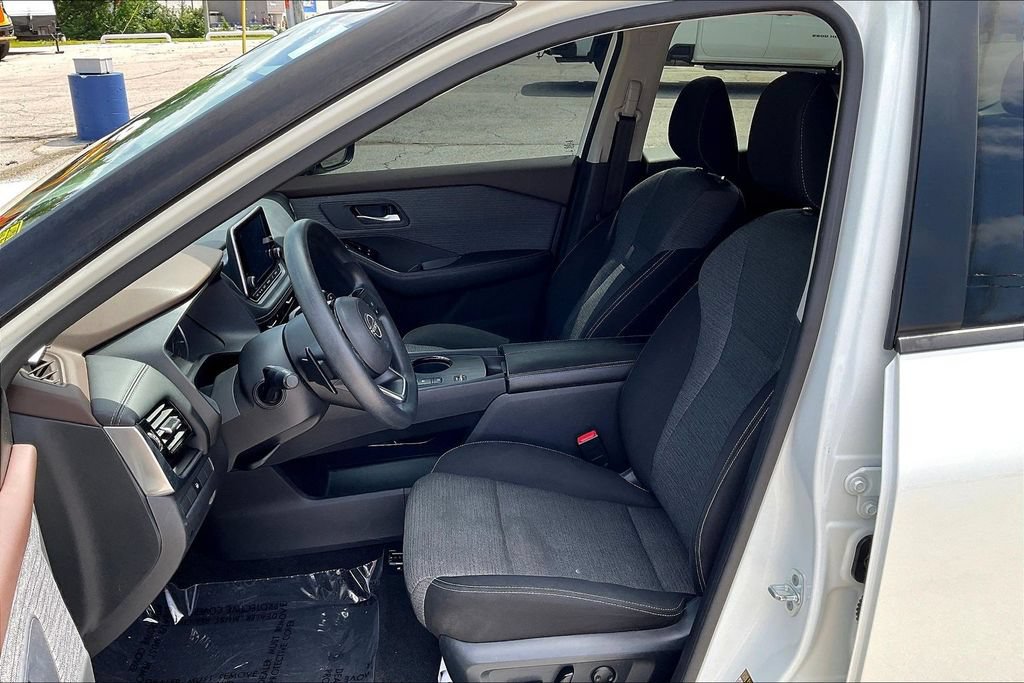 Used 2022 Nissan Rogue SV FWD image 23