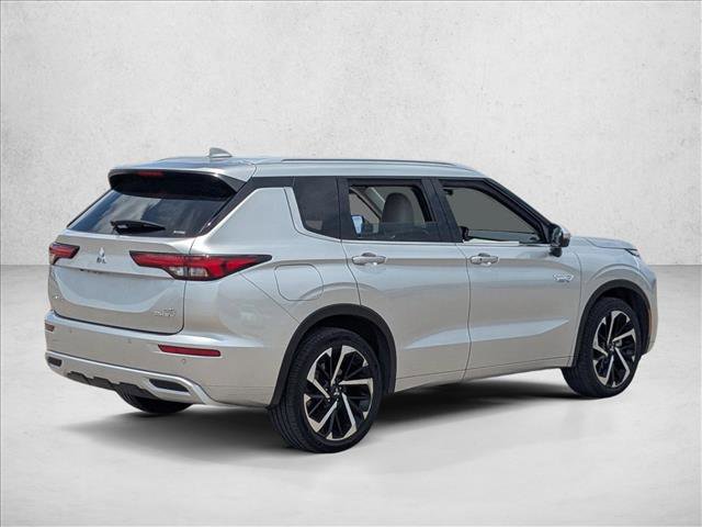 Used 2023 Mitsubishi Outlander SEL AWD/4WD image 3