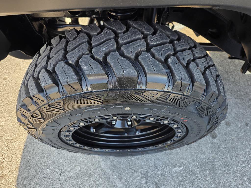 Used 2022 Jeep Gladiator Overland w/ Popular Equipment Package AWD/4WD image 9