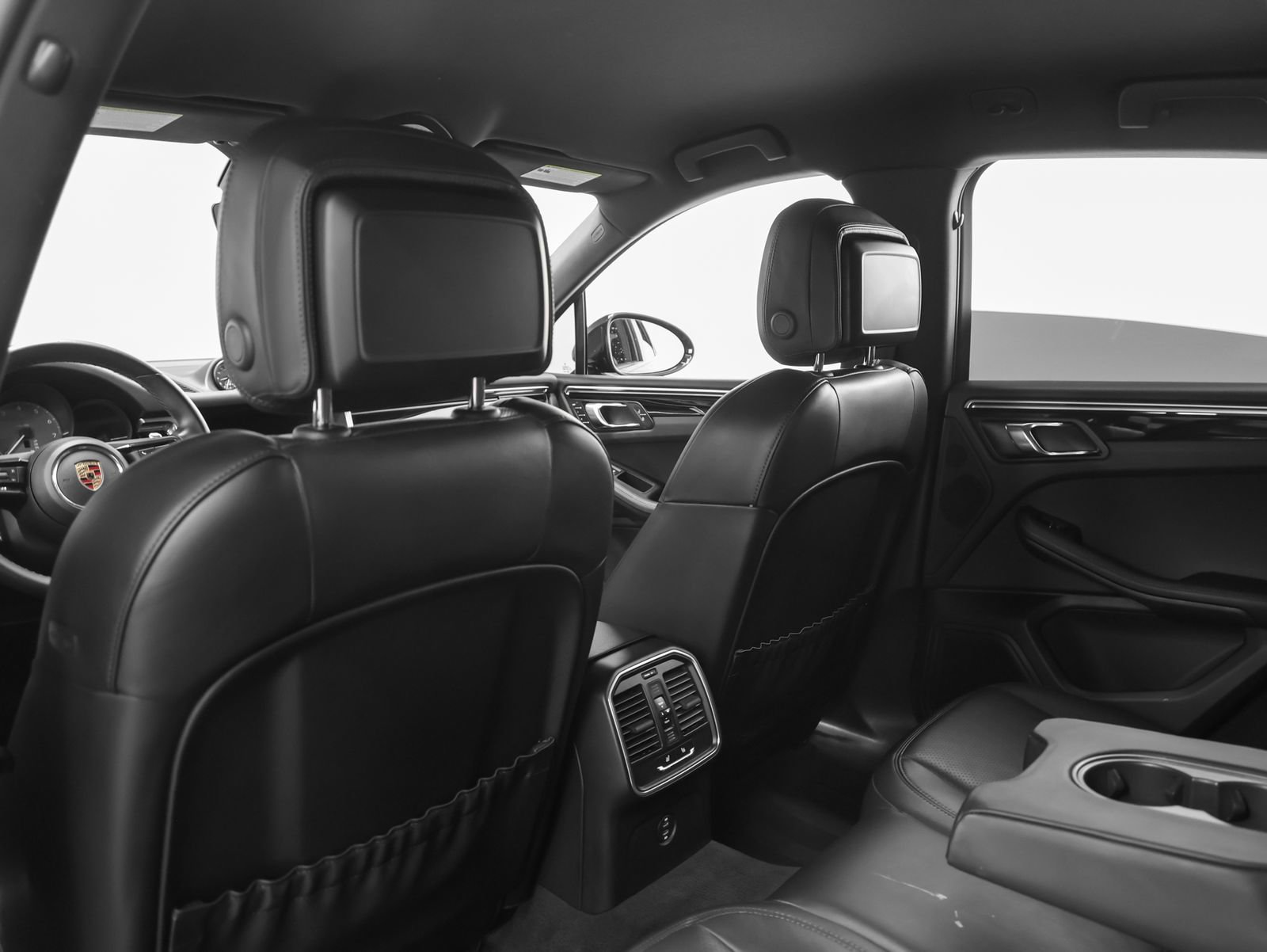 Certified 2023 Porsche Macan S image 41