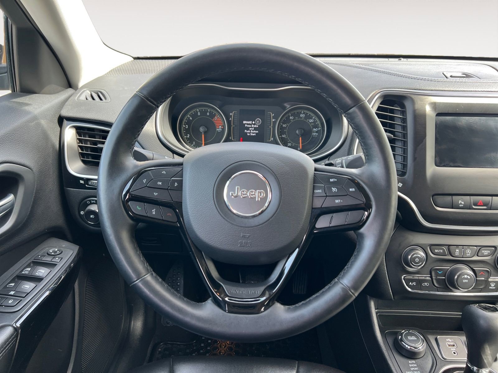 Used 2019 Jeep Cherokee Latitude Plus image 12