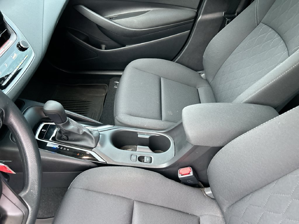 Used 2025 Toyota Corolla LE FWD image 27
