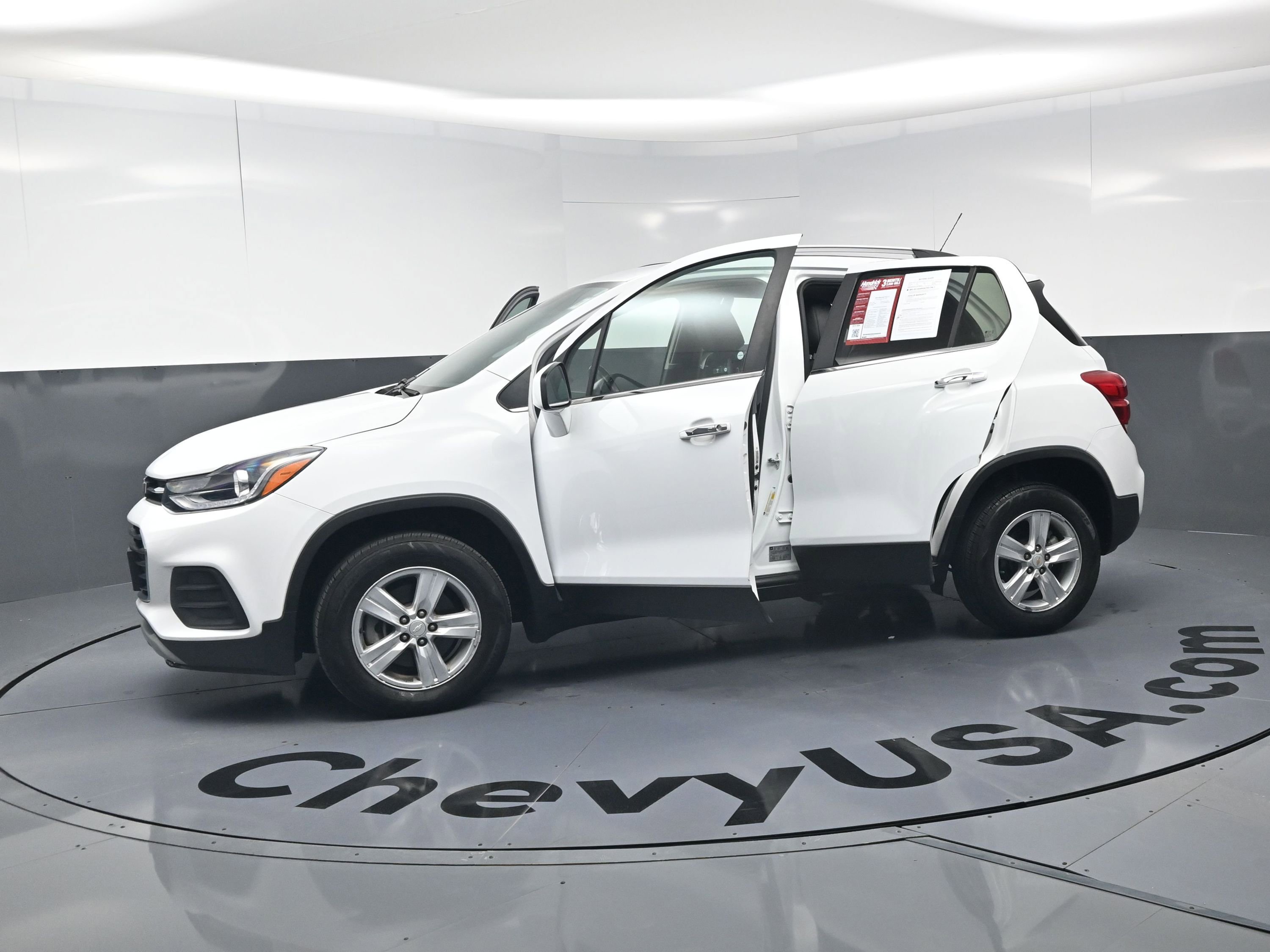 Used 2019 Chevrolet Trax LT w/ LT Convenience Package image 21