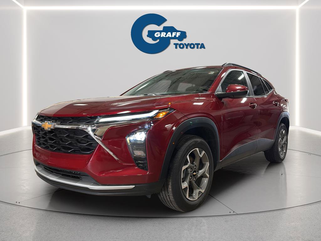 Used 2025 Chevrolet Trax LT w/ LT Convenience Package FWD image 1