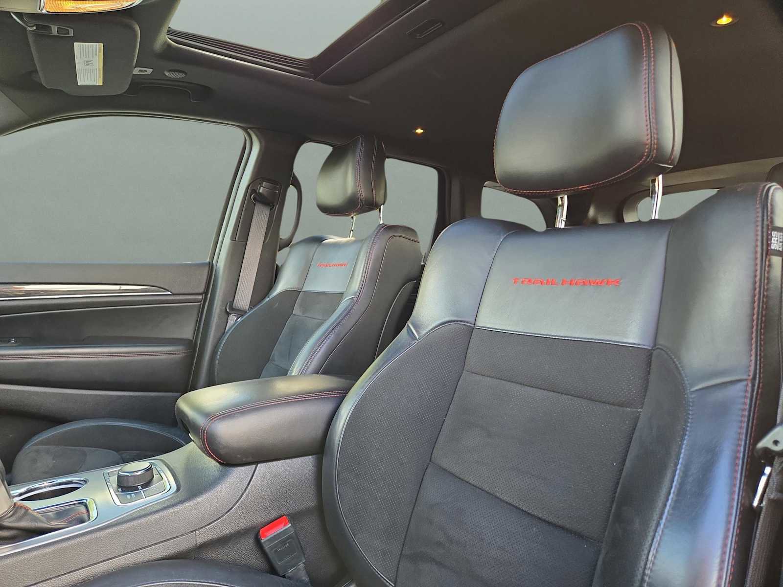 Used 2021 Jeep Grand Cherokee Trailhawk w/ Premium Lighting Group image 22