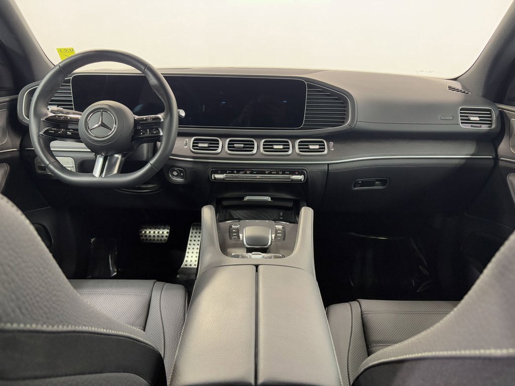 Used 2025 Mercedes-Benz GLS 580 4MATIC image 25