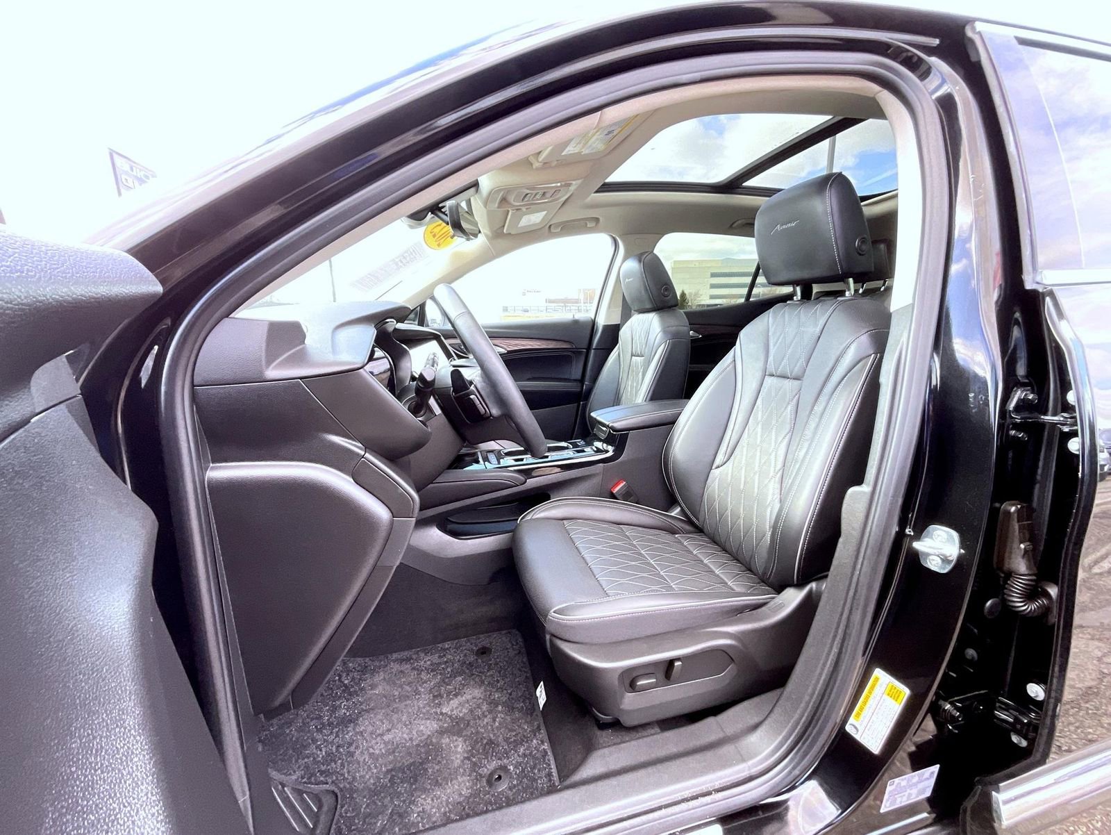 Certified 2023 Buick Envision Avenir image 10