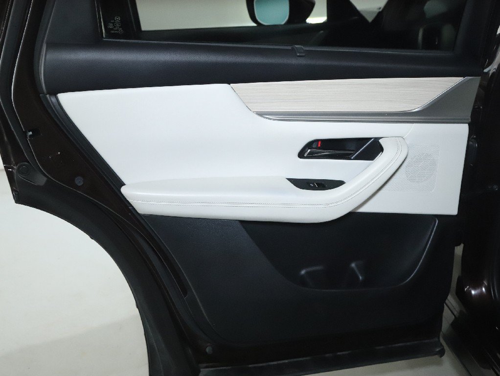 Certified 2024 MAZDA CX-90 Plug-In Hybrid w/ Premium Plus AWD/4WD image 14