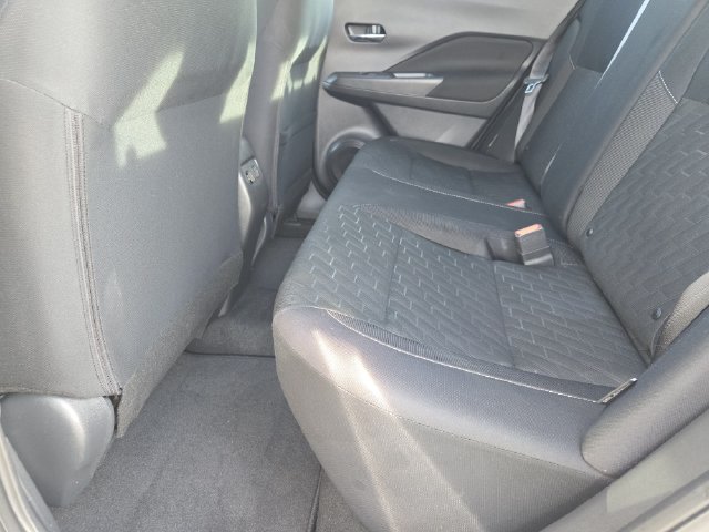 Used 2024 Nissan Kicks SV w/ Interior Electronics Package FWD image 30
