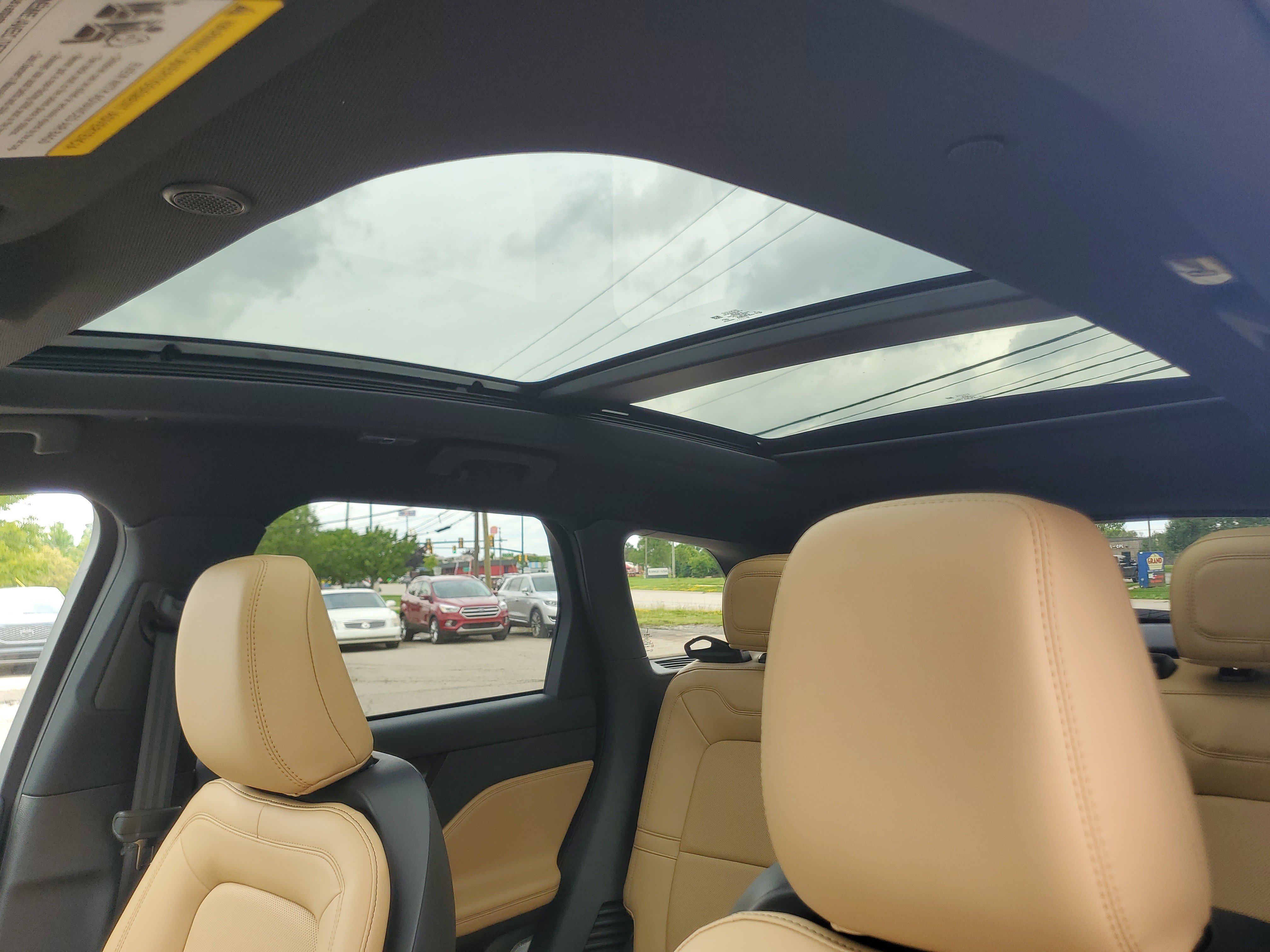 Certified 2023 Lincoln Corsair Reserve w/ Equipment Group 201A AWD/4WD image 11