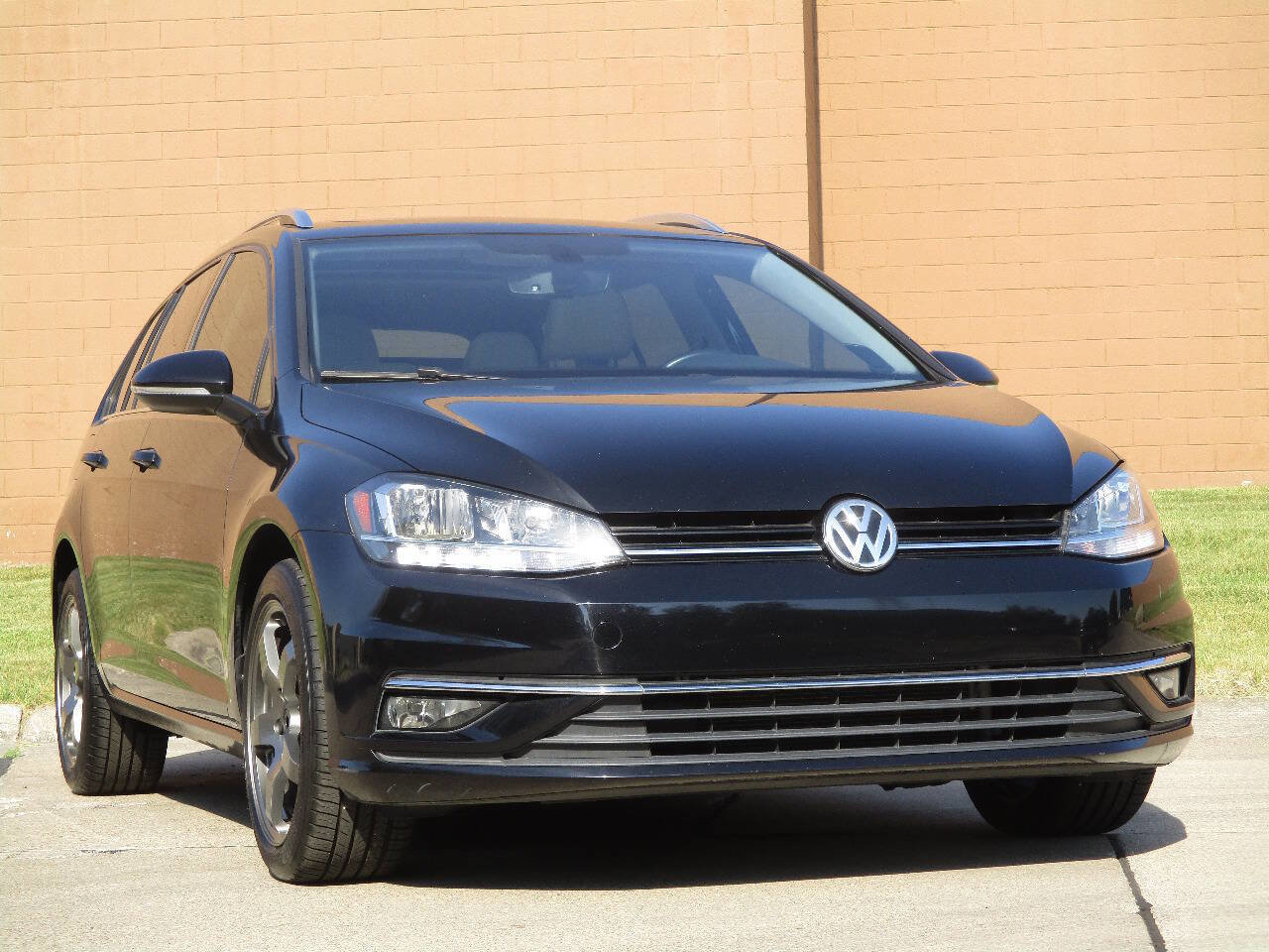 Used 2018 Volkswagen Golf SEL FWD image 55