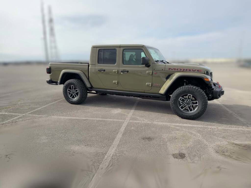 New 2026 Jeep Gladiator Mojave image 15