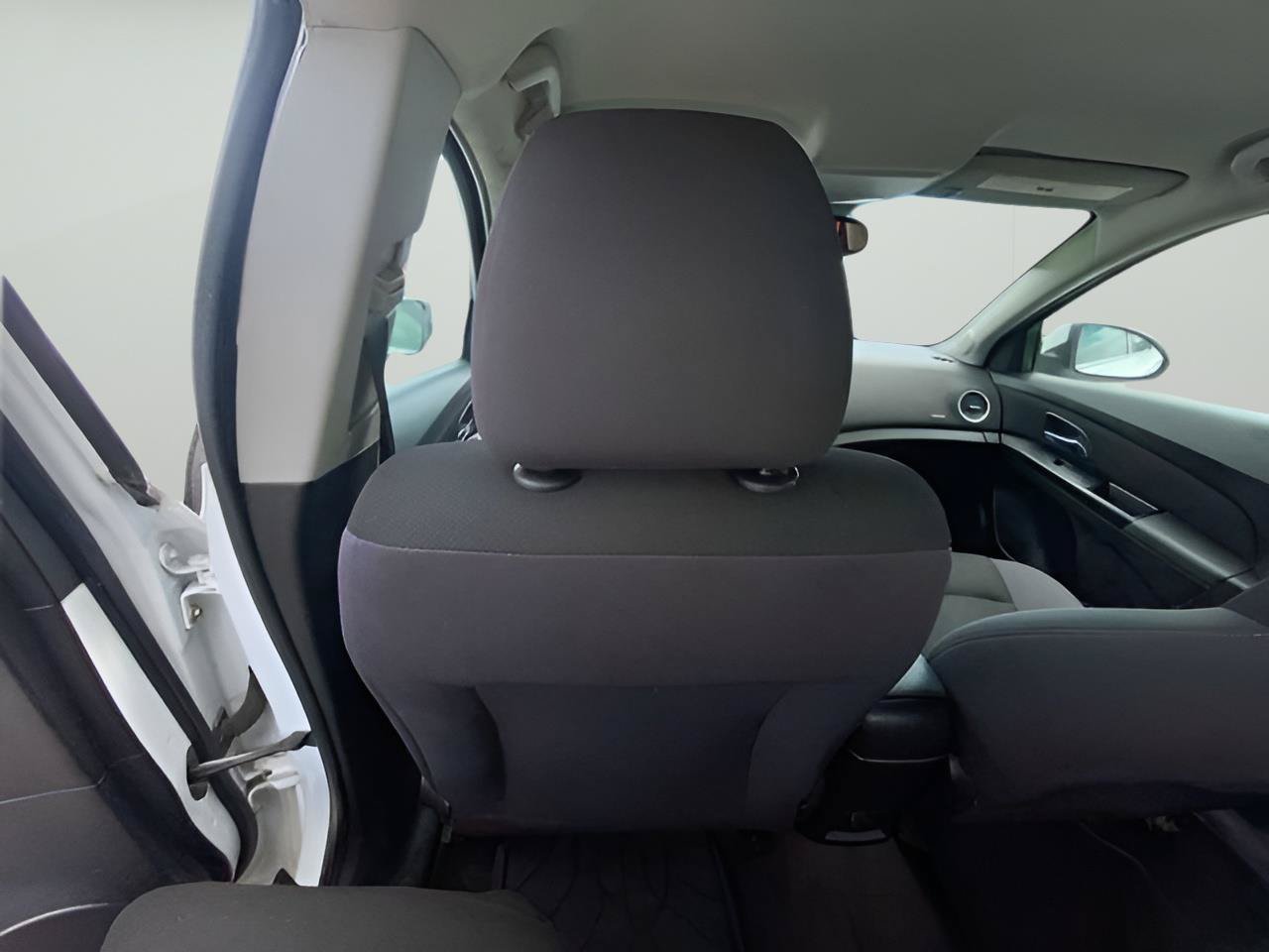 Used 2014 Chevrolet Cruze LT FWD image 31