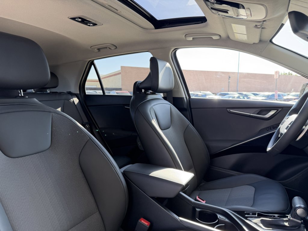 Used 2024 Kia Niro EX Touring image 38