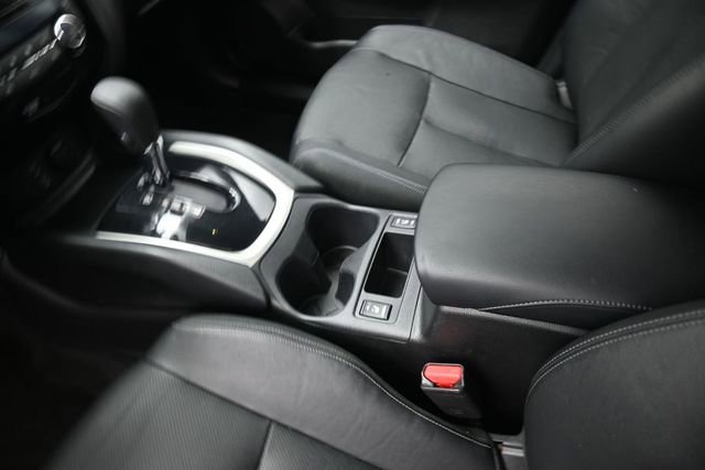 Used 2016 Nissan Rogue SL FWD image 31