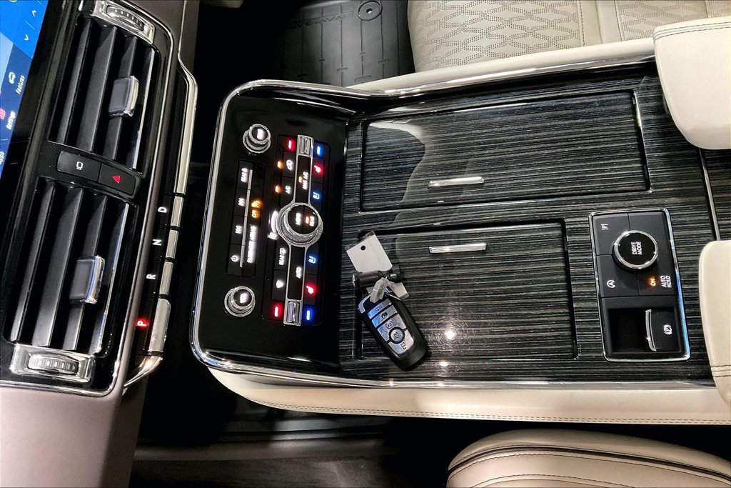 Used 2024 Lincoln Navigator Black Label AWD/4WD image 17