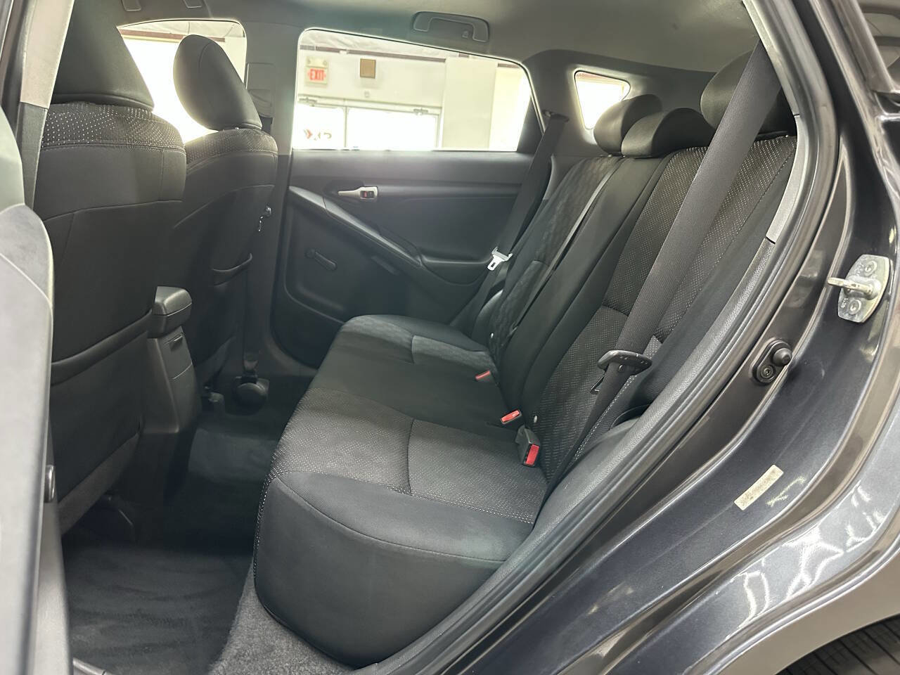 Used 2010 Pontiac Vibe w/ Sun and Wheels Package image 13