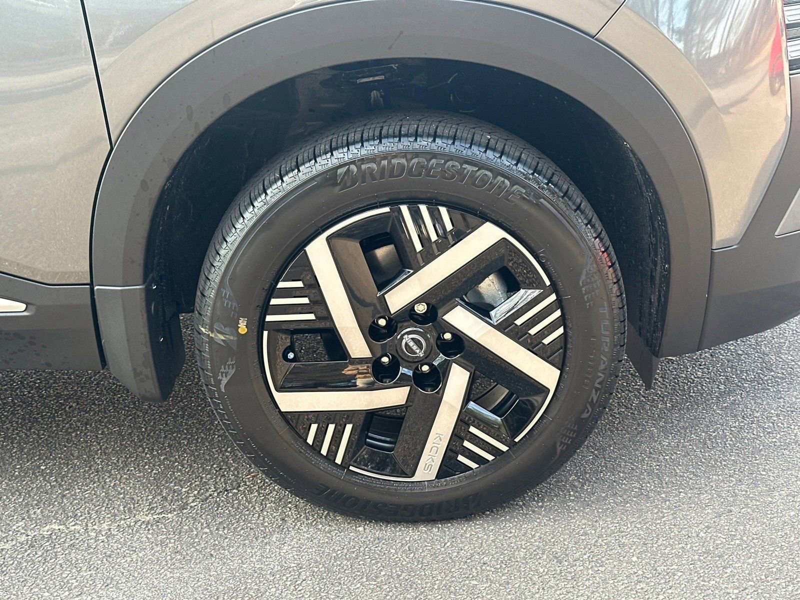 New 2026 Nissan Kicks SV image 12